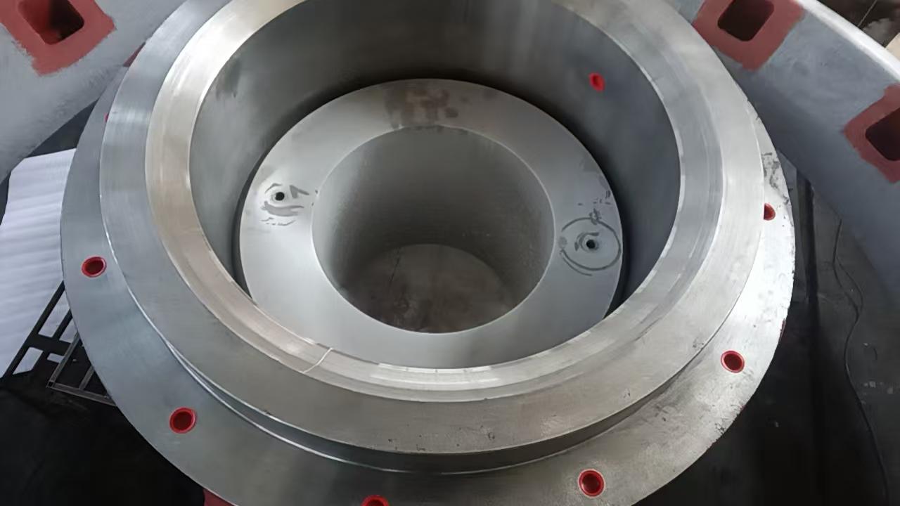 Bushing installation — gyratory crusher spider casting